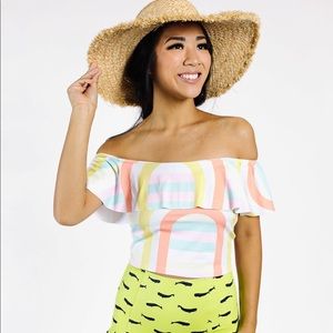 kortni jeane ruffle around top